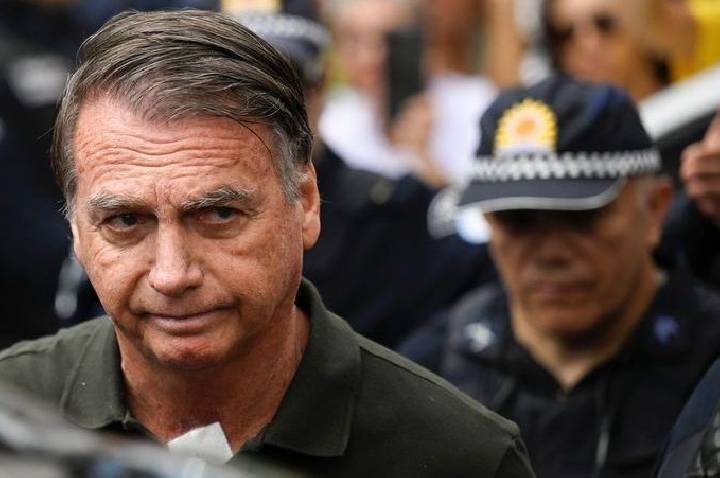 Bolsonaro pede ao STF autorização para realizar exames médicos