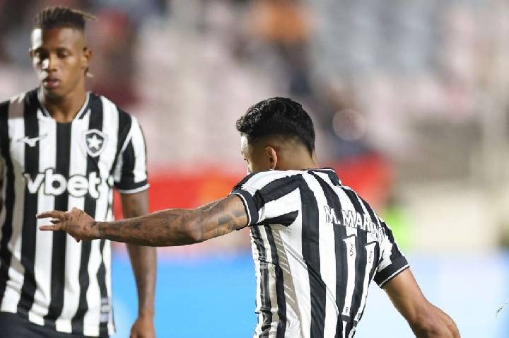 Botafogo busca reconstrução no Brasileirão após sofrer goleada histórica