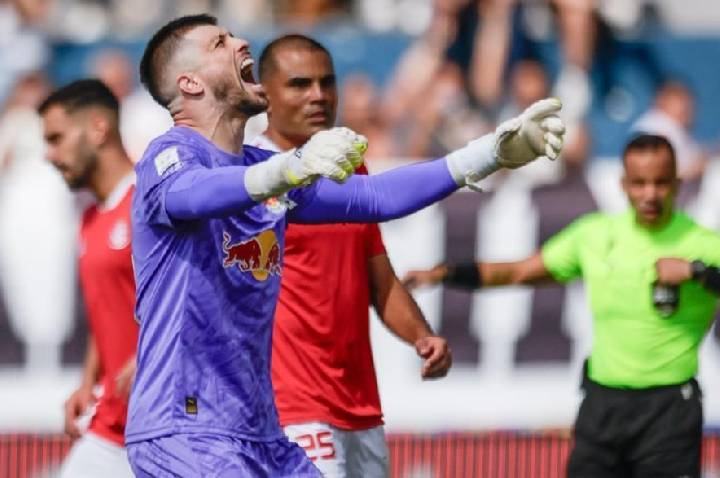 Bragantino vence o Inter com gol de goleiro, e complica adversário