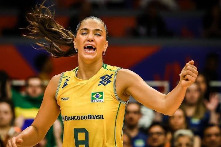 Brasil leva susto, mas derrota Holanda na estreia da VNL Feminina