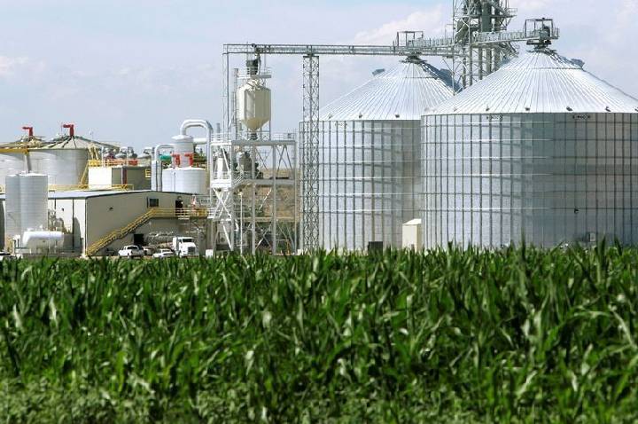 Brasil projeta alta de 20% nas exportações de etanol