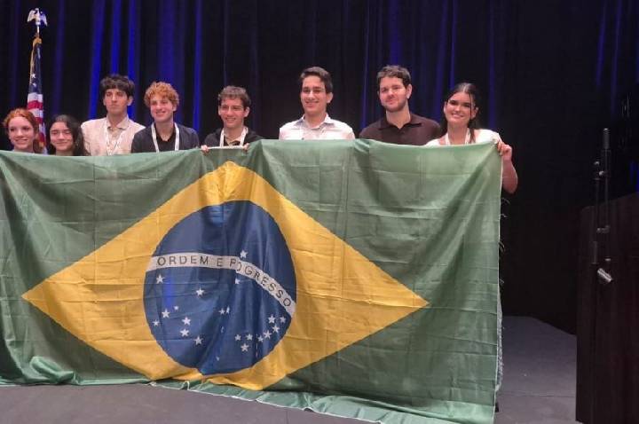 Brasileiros vencem disputa em olimpíada espacial internacional nos EUA