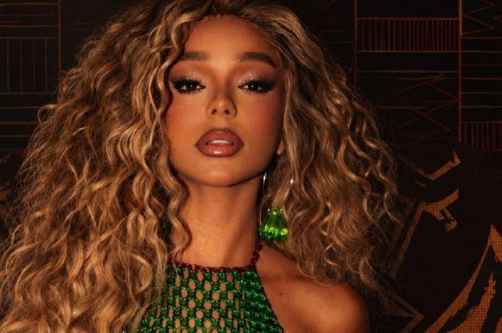 Brunna Gonçalves anuncia que seguirá na Grande Rio, mesmo com Anitta