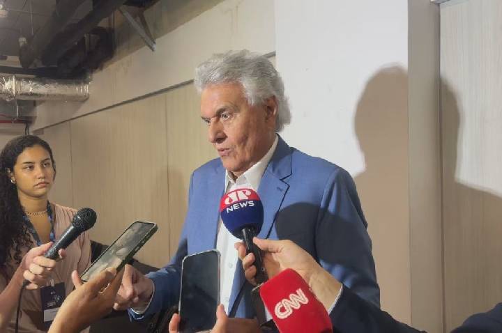 Caiado diverge da direita e diz defender conteúdo de lei contra misoginia