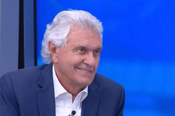 Caiado diz que Flávio “conspirou” contra economia do Brasil por tarifaço