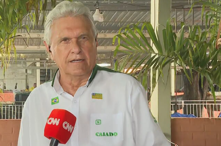 Caiado escala ex-ministro de FHC para formular plano de governo