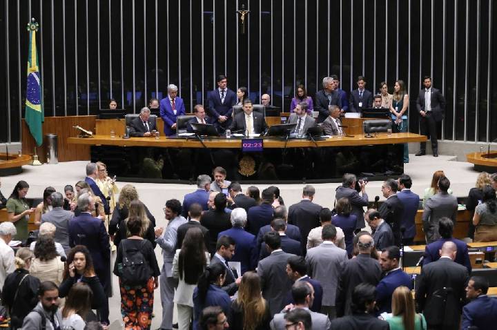 Câmara derruba veto à dosimetria; Senado vota agora