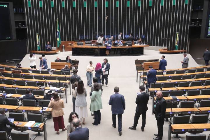Câmara reduz jornada presencial dos servidores em período eleitoral
