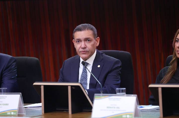 Campanha entra na segunda semana sem TSE definir limites para uso de IA