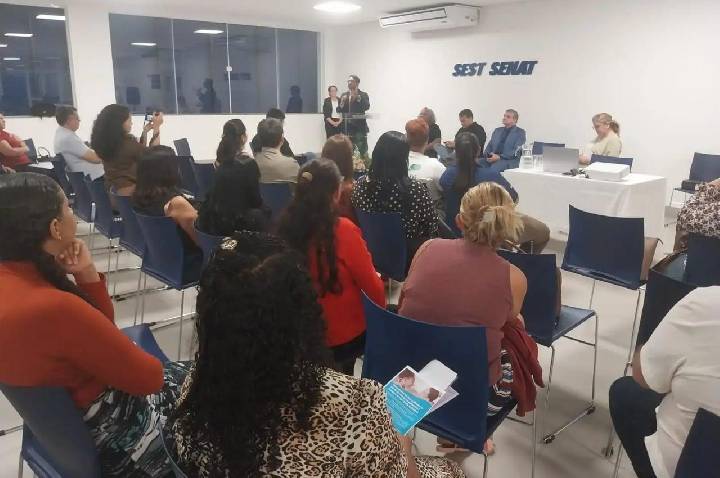 Capacitação para Famílias Voluntárias do Serviço Família Acolhedora é Iniciada pela Prefeitura