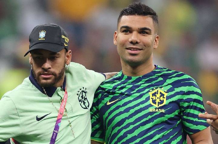 Casemiro fala sobre prazo para retorno de Neymar: “Temos que respeitar”