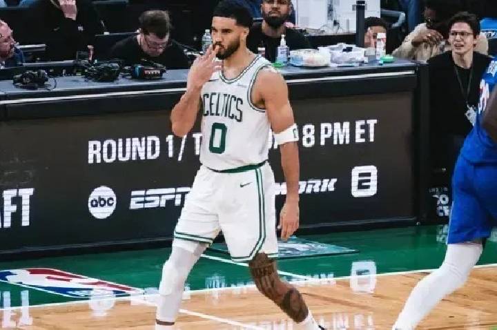 Celtics confirmam favoritismo e atropelam os 76ers em estreia nos playoffs