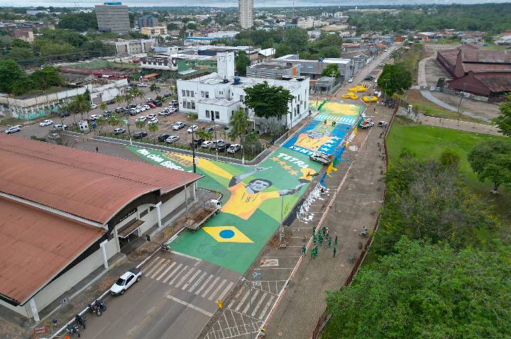Centro histórico se transforma em palco de cores, torcida e celebração