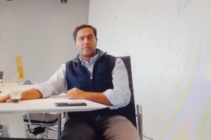 CEO que demitiu 900 funcionários por Zoom é mandado embora 5 anos depois