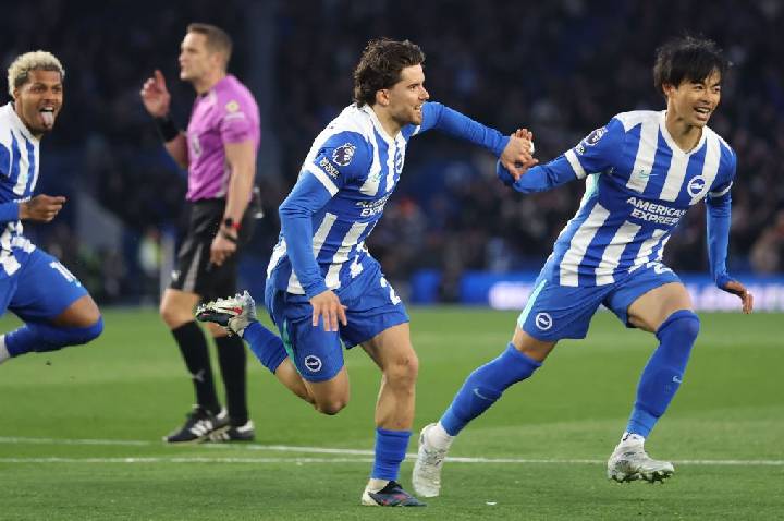 Chelsea é superado pelo Brighton e se afasta da vaga na Champions