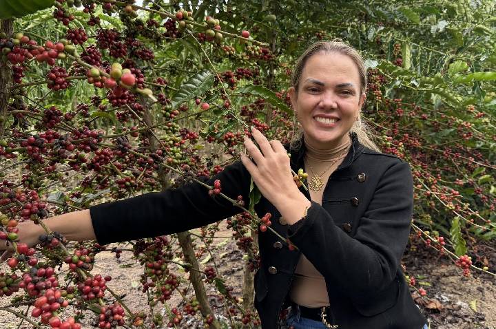 Cláudia de Jesus garante R$ 400 mil para aquisição de alimentos em Ji-Paraná
