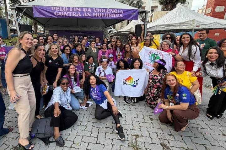Cláudia de Jesus participa da abertura da Tenda Lilás ao lado da ministra Márcia Lopes