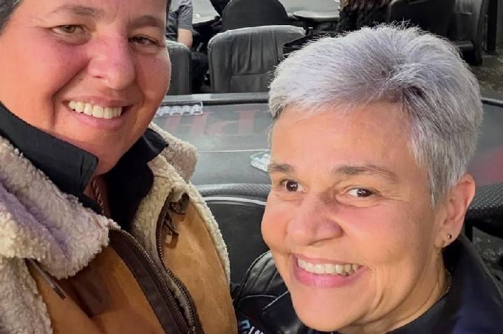 Cláudia Rodrigues ganha homenagem da noiva no aniversário: “Guerreira”