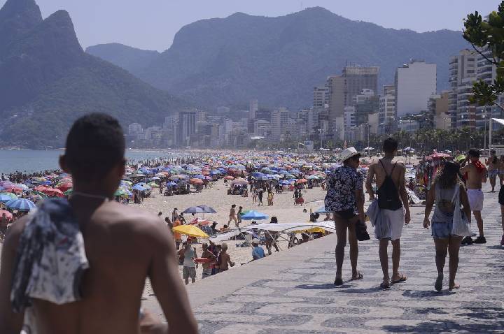 CNDH manifesta preocupação com camelôs após Programa Tolerância Zero