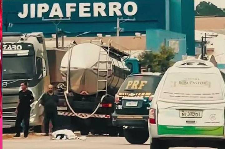 Colisão entre moto e caminhão deixa mulher morta em Ji-Paraná