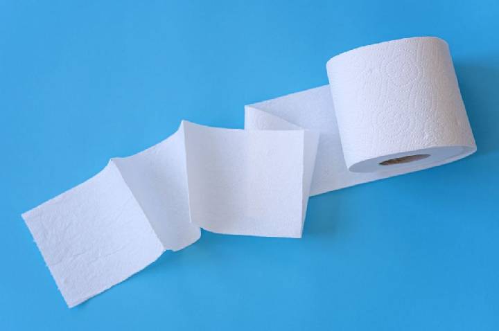 Colocar um rolo de papel higiênico na geladeira: para que serve e por que recomendam fazer isso