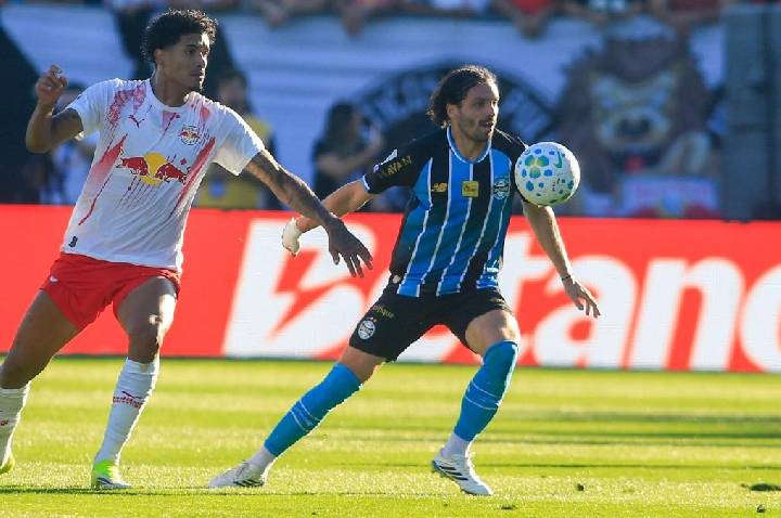 Com gol no fim, Red Bull Bragantino vence Grêmio pelo Campeonato Brasileiro