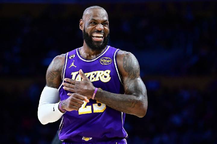 Com LeBron, 76ers monta supertime; veja o provável quinteto titular