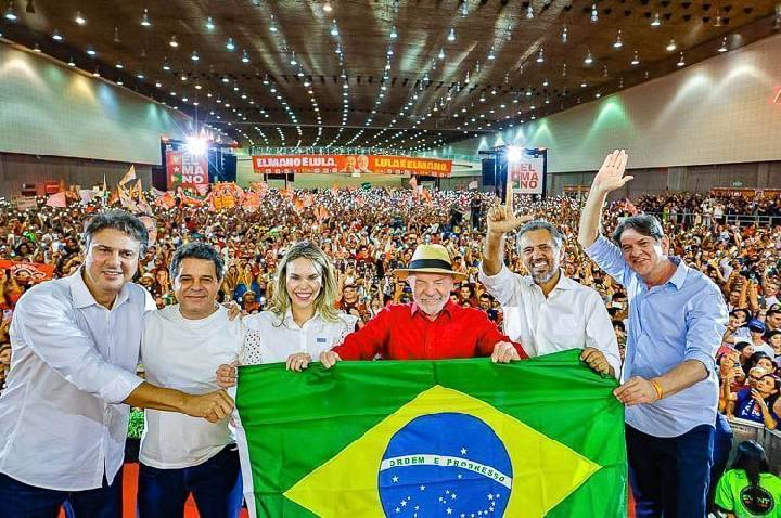 Com Lula, Camilo e Cid, PT lança candidatura de Elmano ao governo do CE
