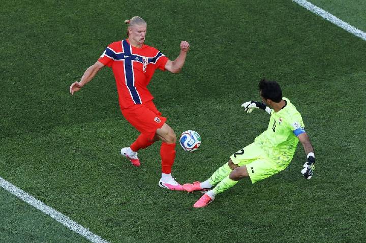 Cometa: Haaland demora 42 minutos para marcar primeiros gols em Copas