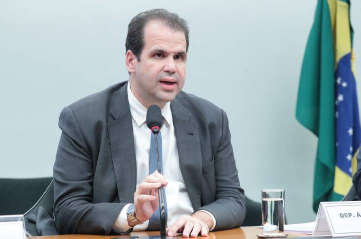 Comissão aprova proposta sobre desembarque fora do ponto de ônibus durante a noite