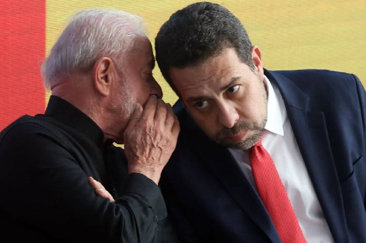 Comissão da 6×1 recebe Durigan e Boulos nesta semana