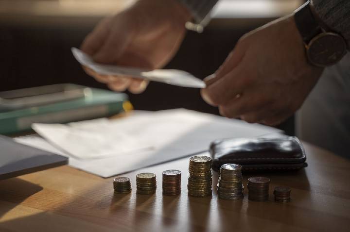 Como entender os juros do seu banco: glossário prático com exemplos reais