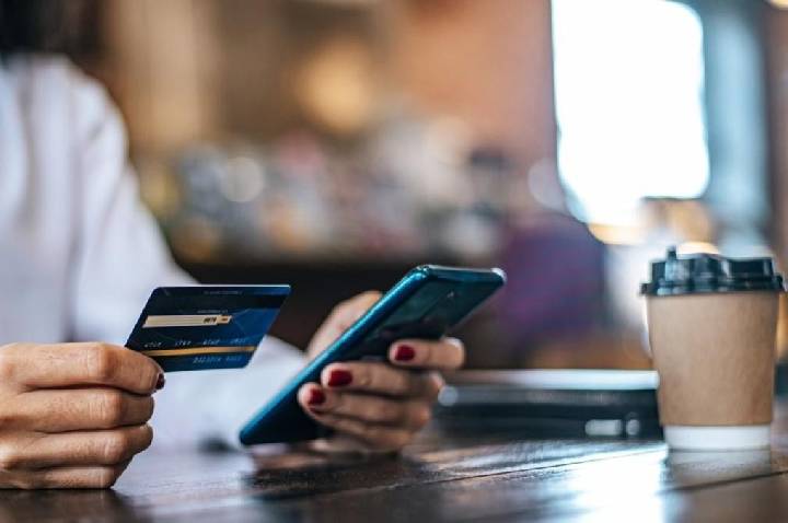 Como multiplicar pontos em cartões de crédito e maximizar benefícios