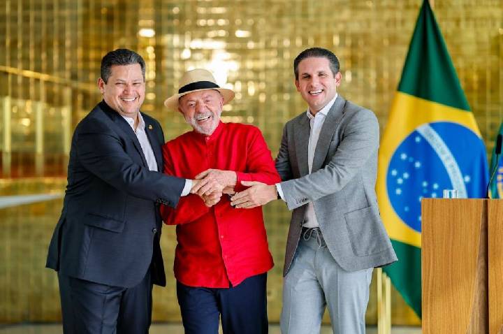 Congresso prevê aprovar fim da taxa das blusinhas em 72 horas