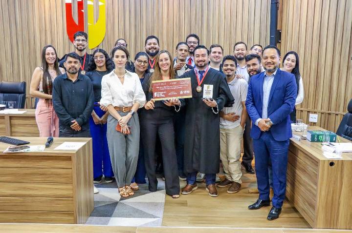 Conquista da equipe 'Sabedoria do Direito' no 5º Concurso de Júri Simulado do MPRO em Porto Velho