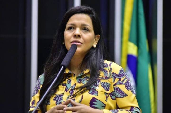 Convenção do PL deve definir Priscila Costa fora da disputa ao Senado