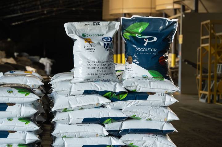 Cooperativa vende primeiro lote de café especial descafeinado ao Japão