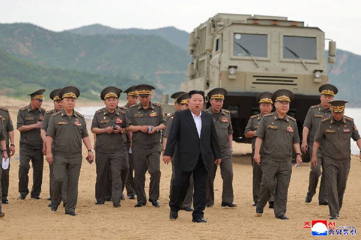 Coreia do Norte decide adotar medidas para ampliar suas forças nucleares