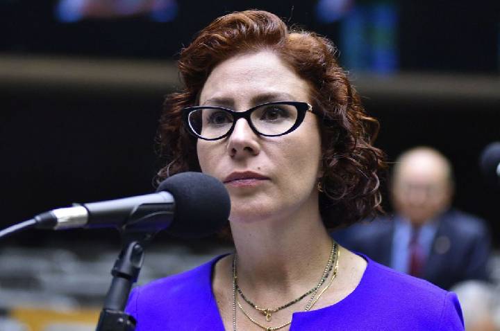 Corte de Roma analisa hoje novo pedido de extradição de Carla Zambelli