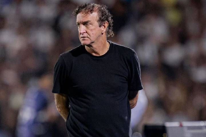 Cuca critica episódio entre Neymar e Robinho Jr.: “Não pode passar pano”