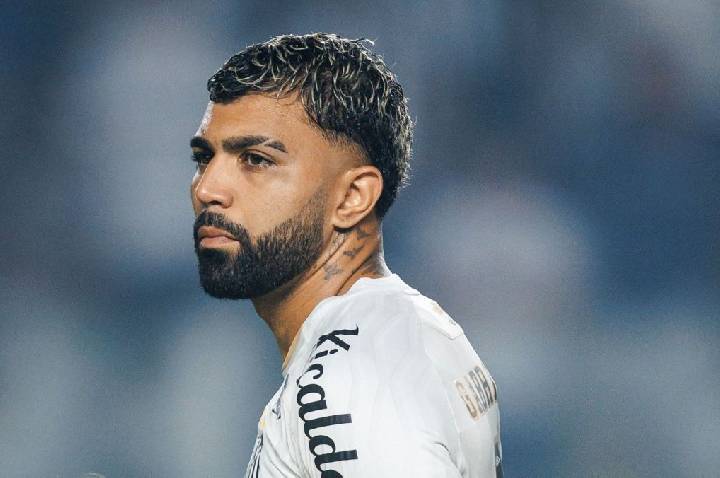 Cuca reage à fala de Gabigol sobre volta ao Cruzeiro: “Surpresa”