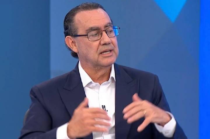Cury quer influenciadores nas embaixadas e aplicativo contra feminicídio