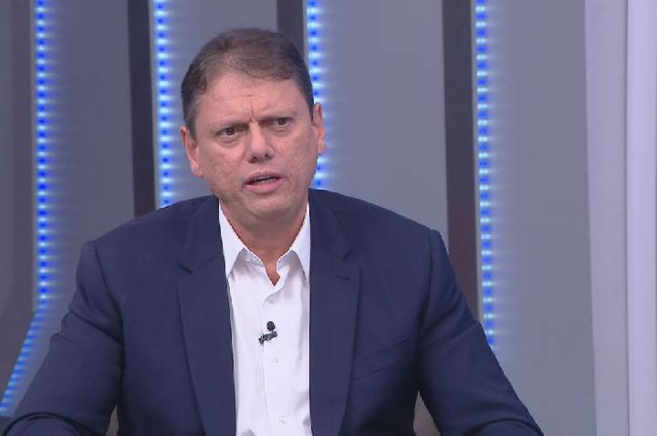 Dark Horse: Tarcísio diverge de Flávio e diz concordar com investigação