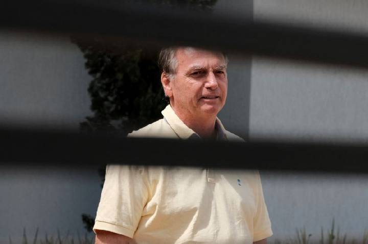 De cirurgia no ombro à arma em blitz: os 90 dias da domiciliar de Bolsonaro