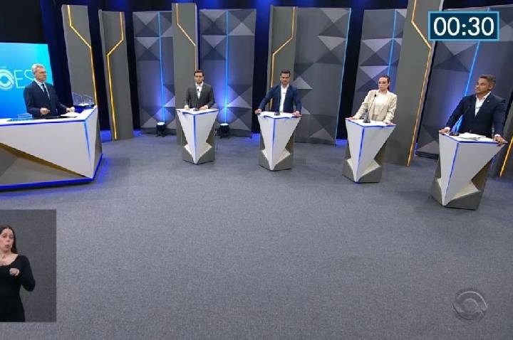 Debate ao governo do RS tem propostas para enchentes e escolas militares