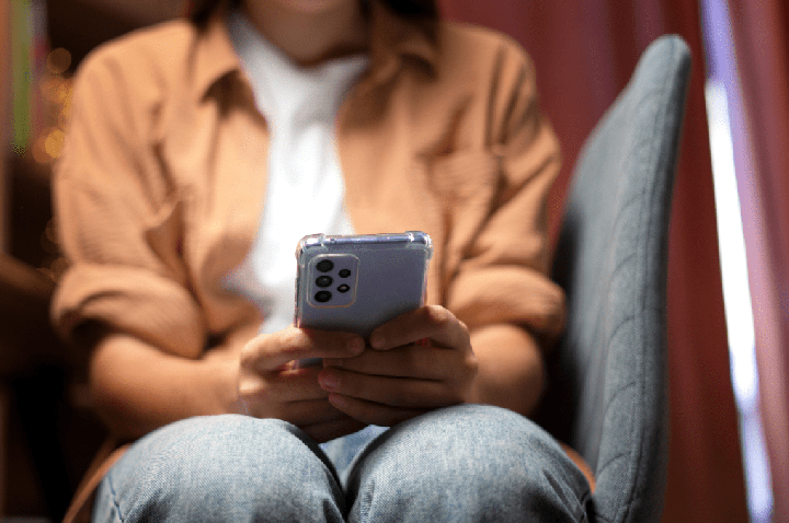 Debate político perde espaço para redes sociais, diz cientista política