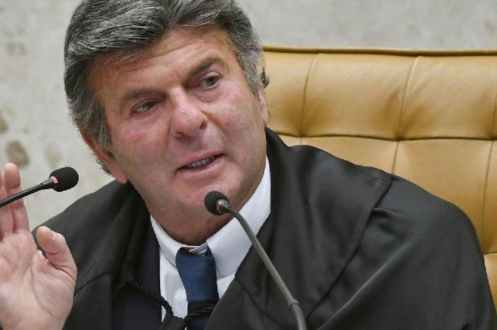 Decisão de Fux suspende ordem de Dino sobre publicações de Nossa Senhora