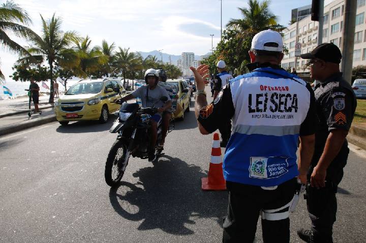 Deputado defende ampliar Lei Seca para fiscalizar uso de outras drogas
