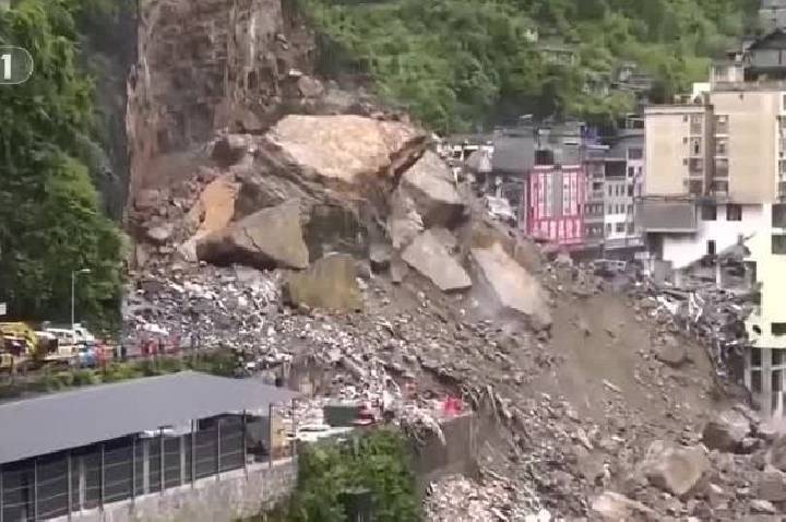 Deslizamento de terra na China deixa mais de 50 mortos e 10 desaparecidos