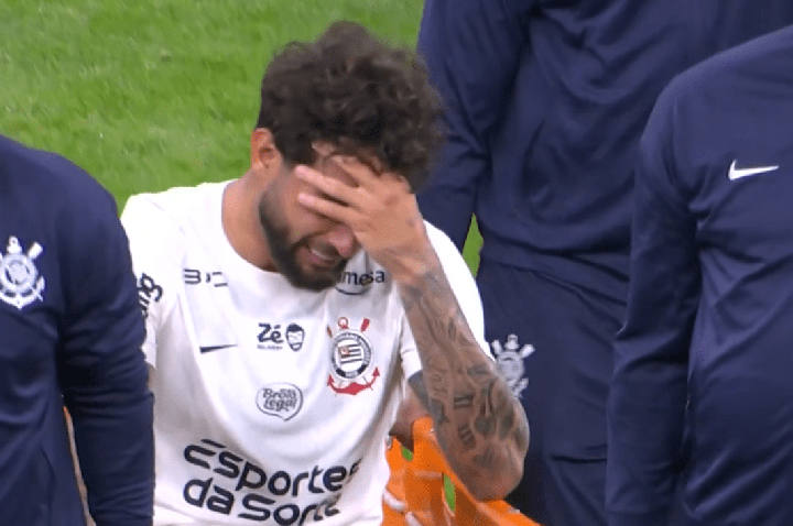 Diniz critica gramado da Arena e culpa campo por lesão de Labyad